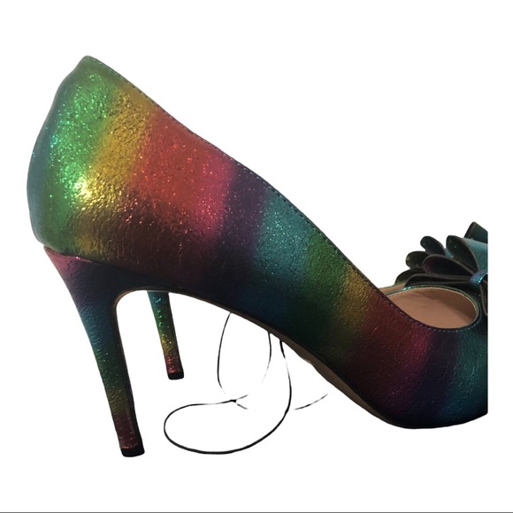 Betsey Johnson Bary metallic iridescent rainbow d’orsay stiletto bow heels sz7.5 - Picture 10 of 16